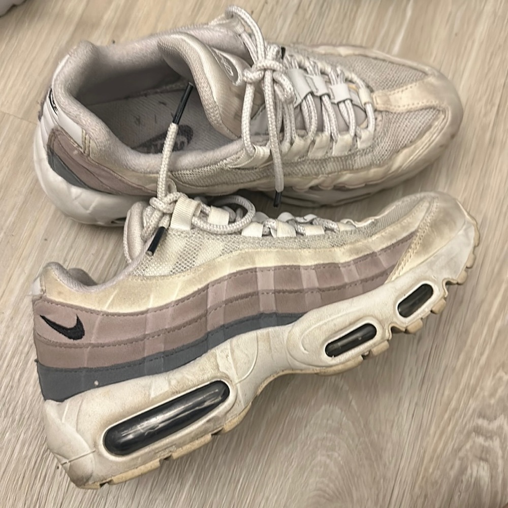 NIKE AIRMAX95 Running Shoe Size:6M